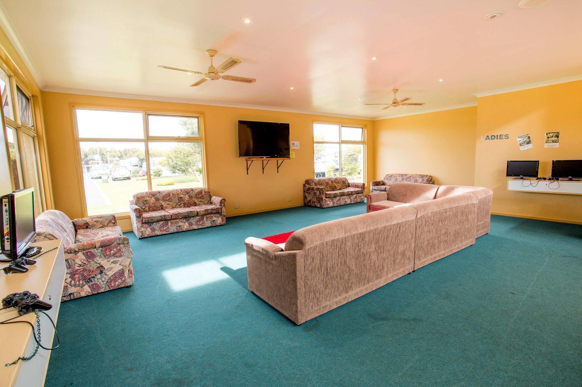 Nrma Warrnambool Riverside Holiday Park 외부 사진